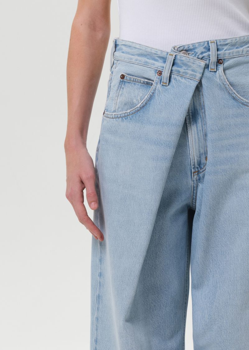 Vana Fold Jean in Spark close up
