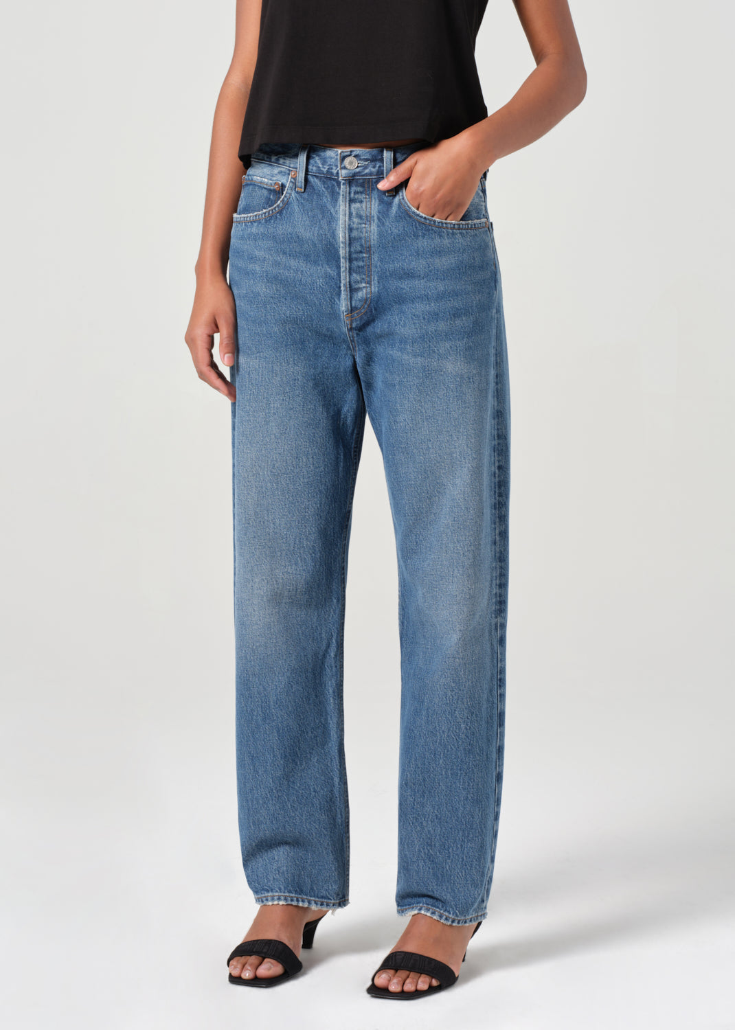 90S Jean Mid Rise Loose Fit in Essence close up