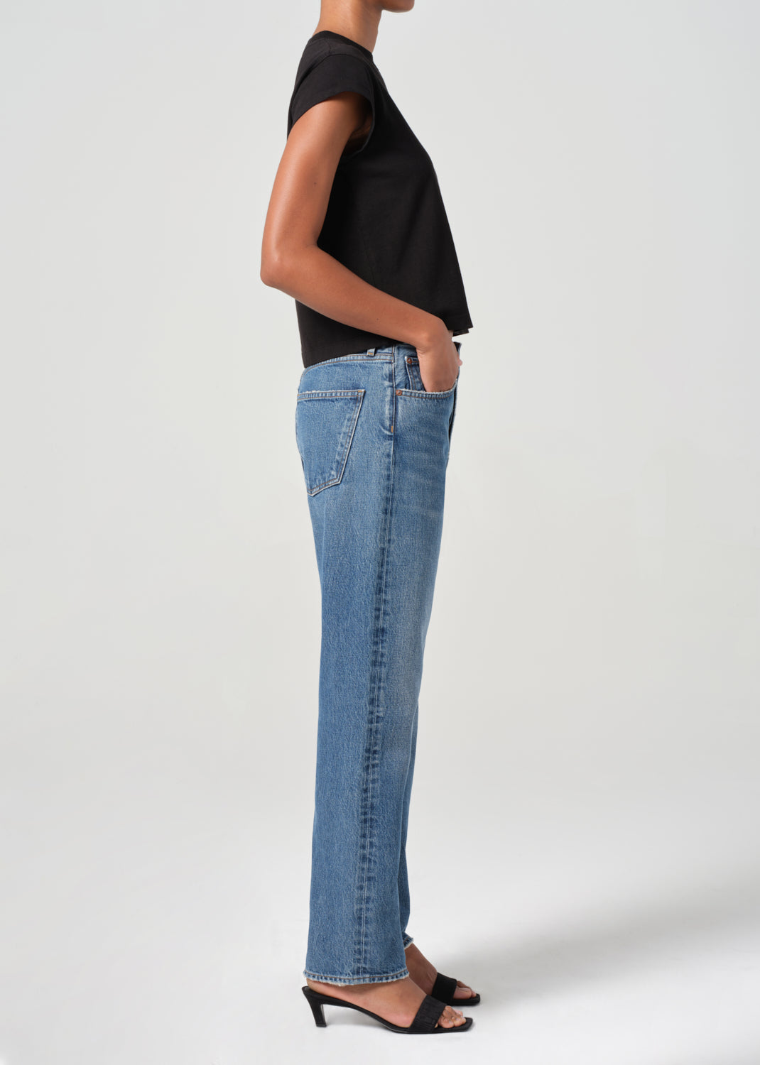 90S Jean Mid Rise Loose Fit in Essence side