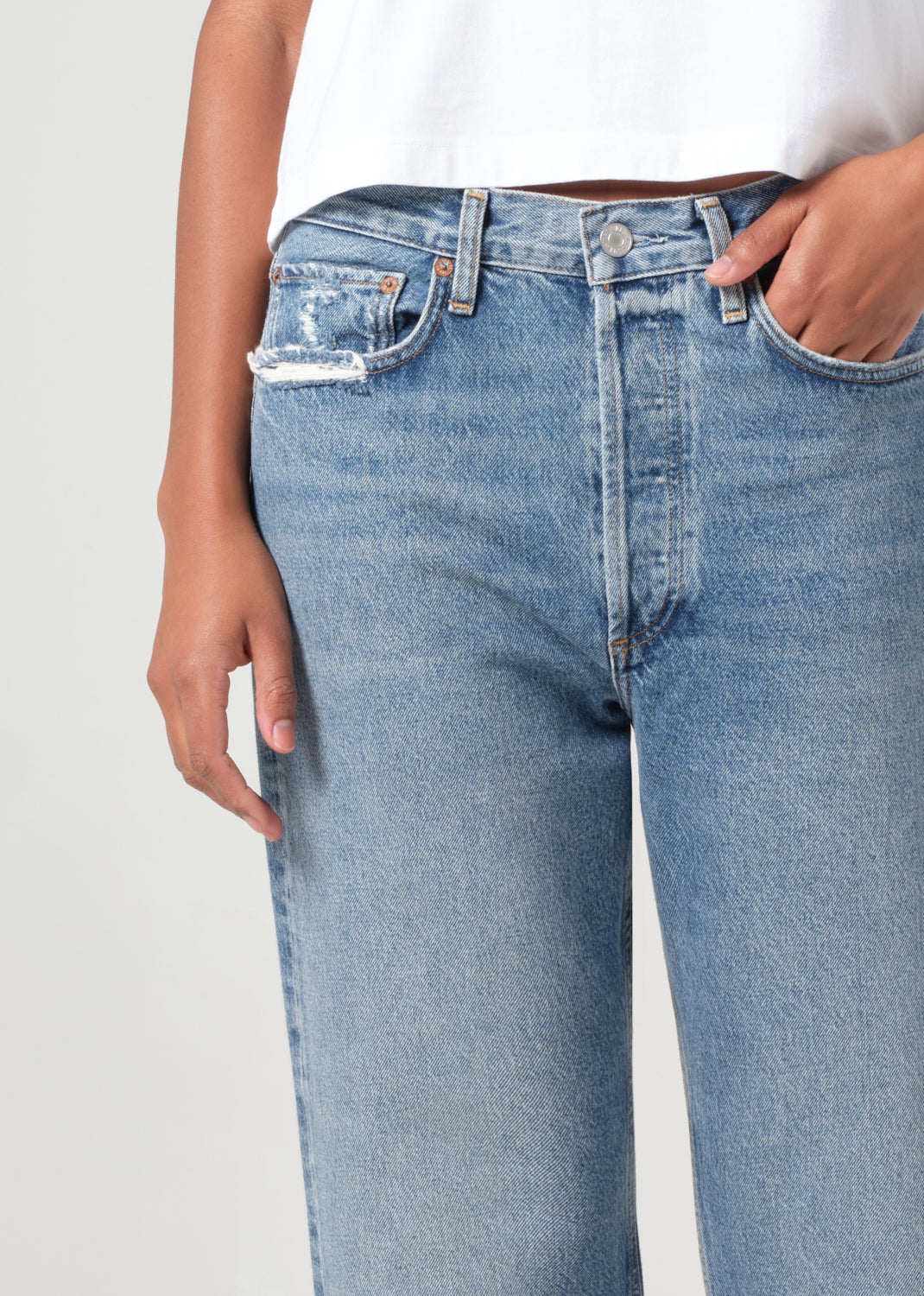 90'S Crop Mid Rise Straight in Hooked close up