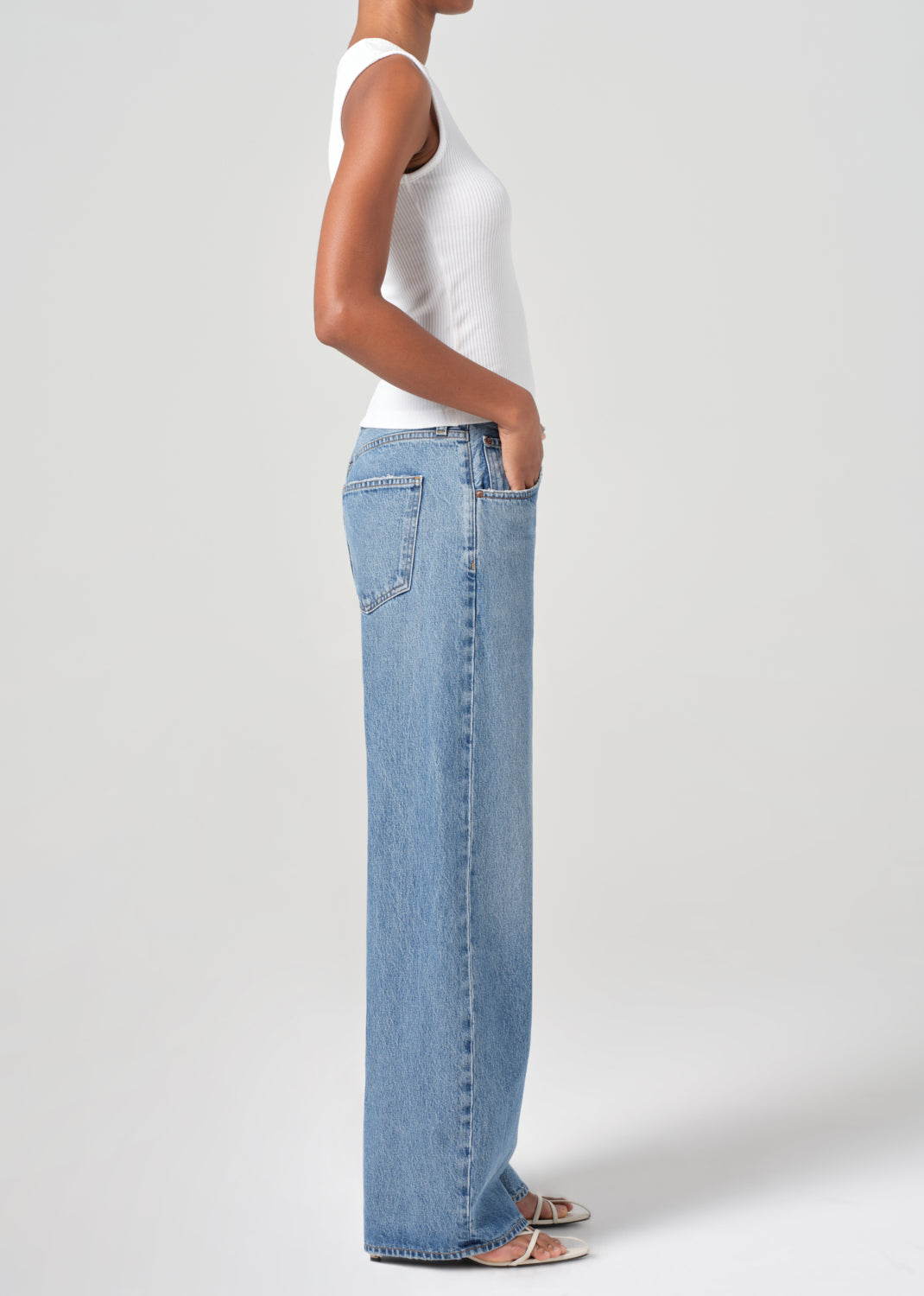 Low Curve Jean in Fairway side