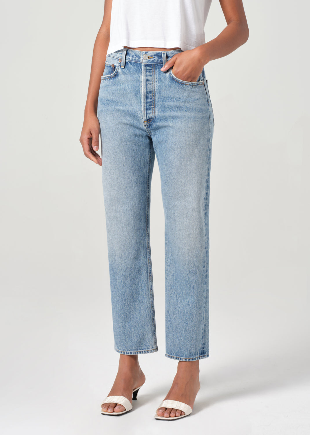 90'S Pinch Waist Crop in Stage close up