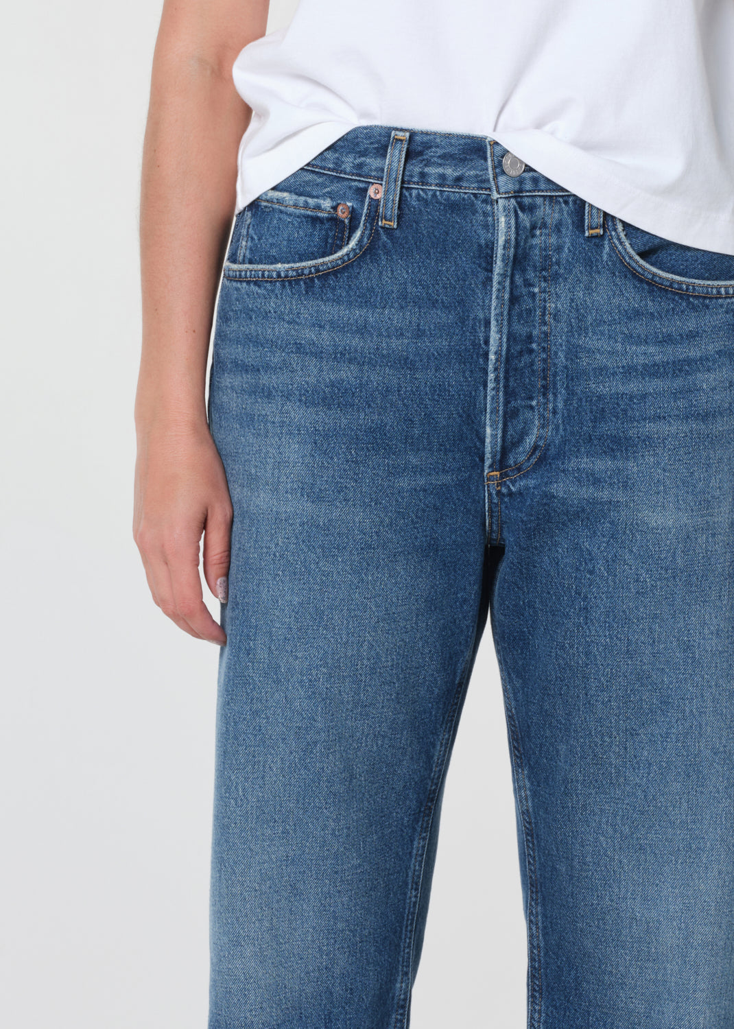 90s Crop Petite Jean in Bounty Close Up