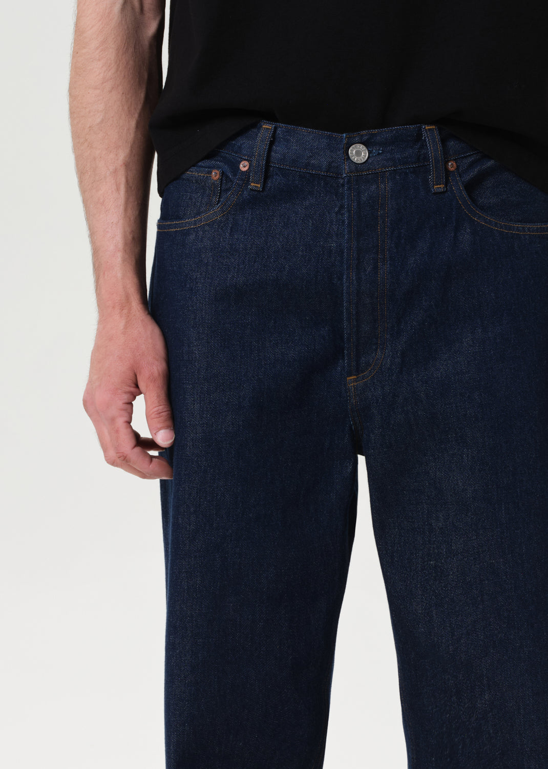 90's Jean in Rinse close up