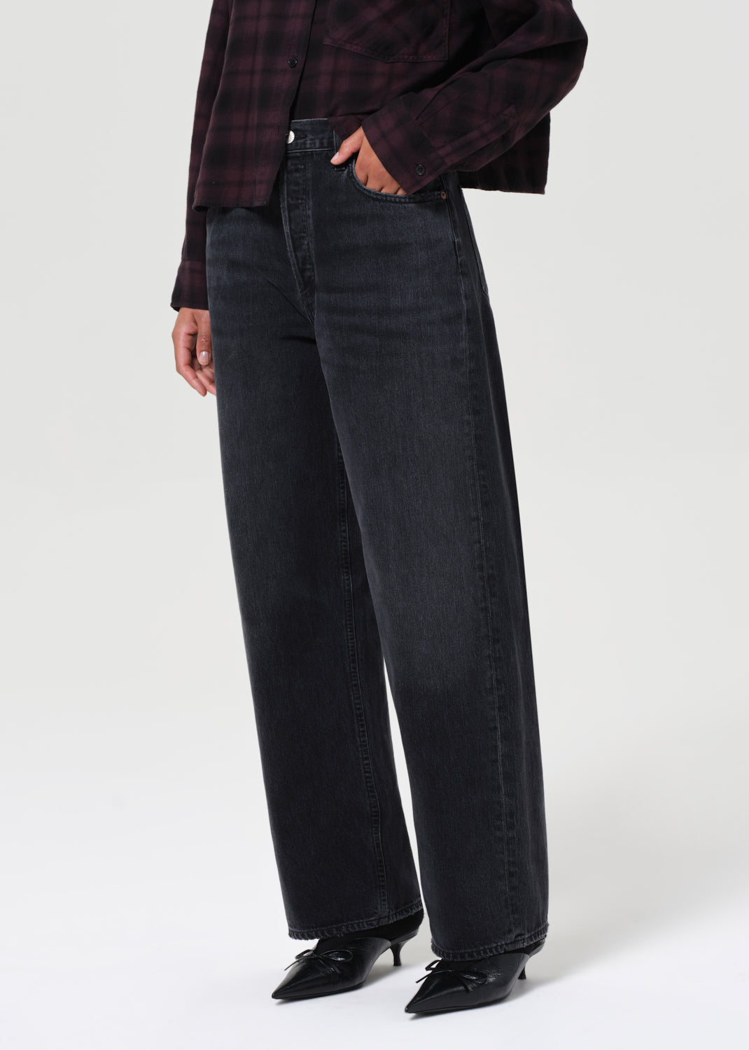 Low Slung Baggy in Recess Close Up