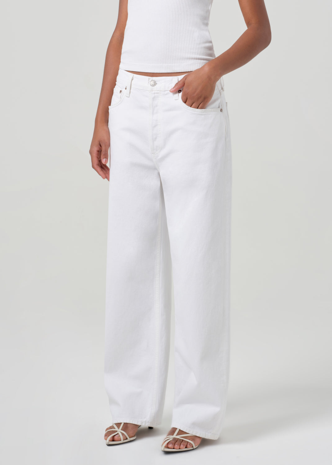 Low Slung Baggy 30.5" in Milkshake close up