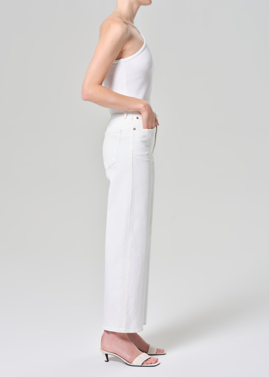 Harper Straight Jean (Stretch) in White Wash side