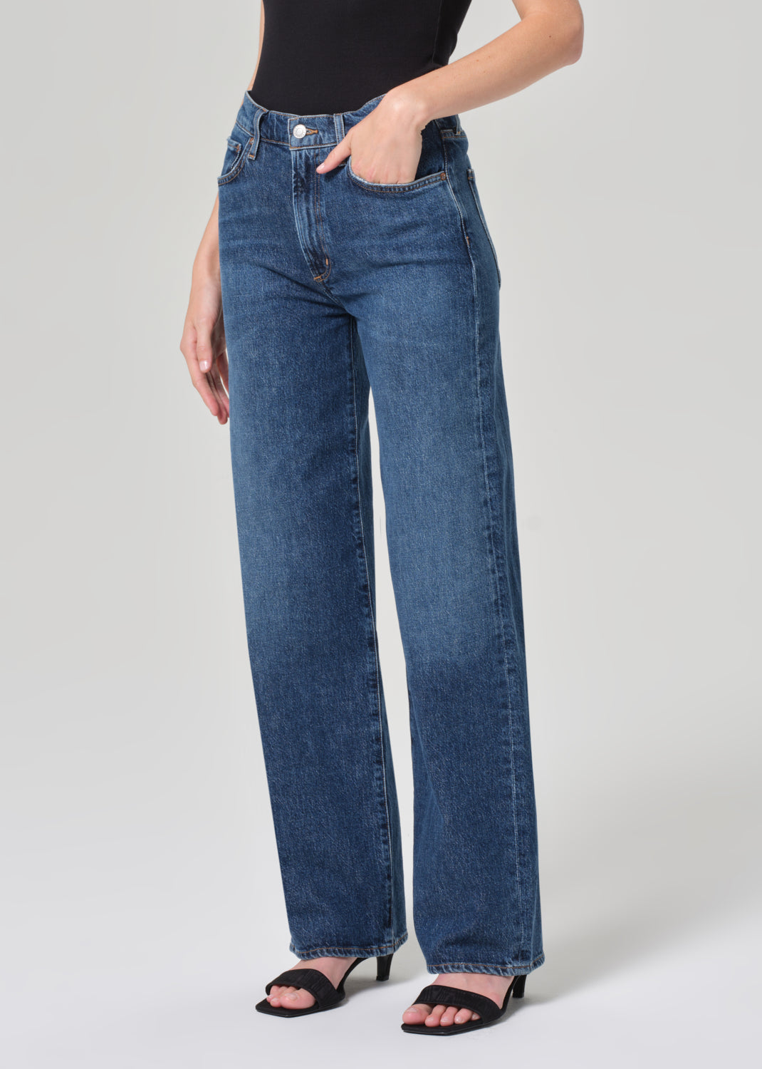 Harper Straight Jean (Stretch) in Tempo close up