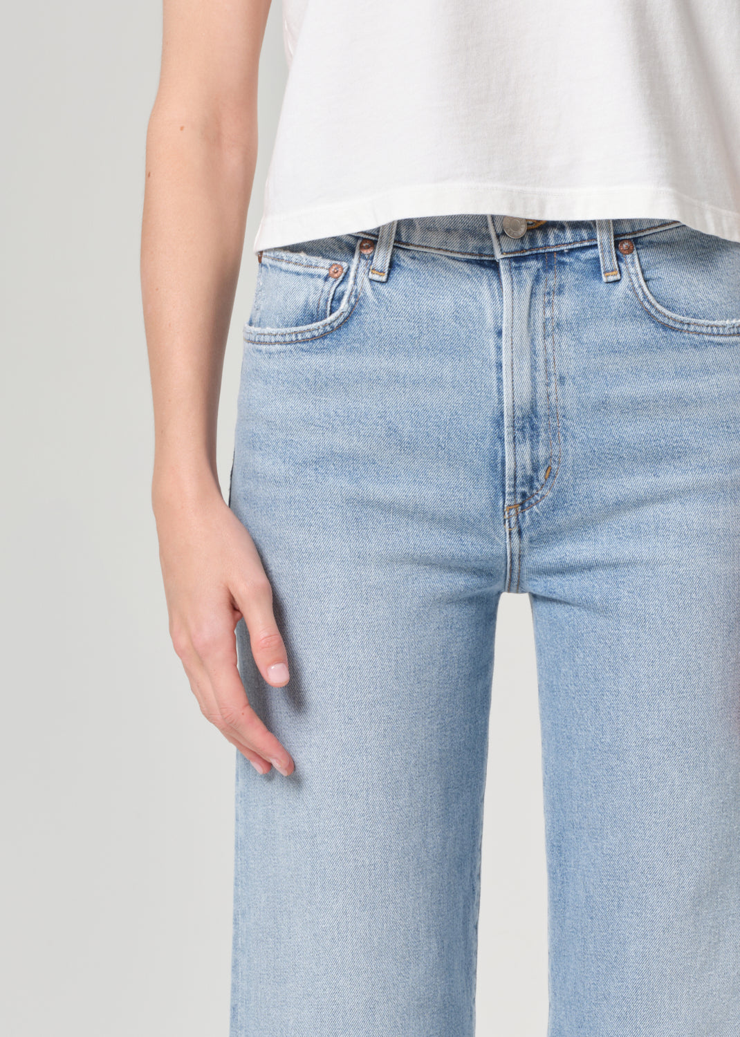 Harper Crop Jean in Formula close up