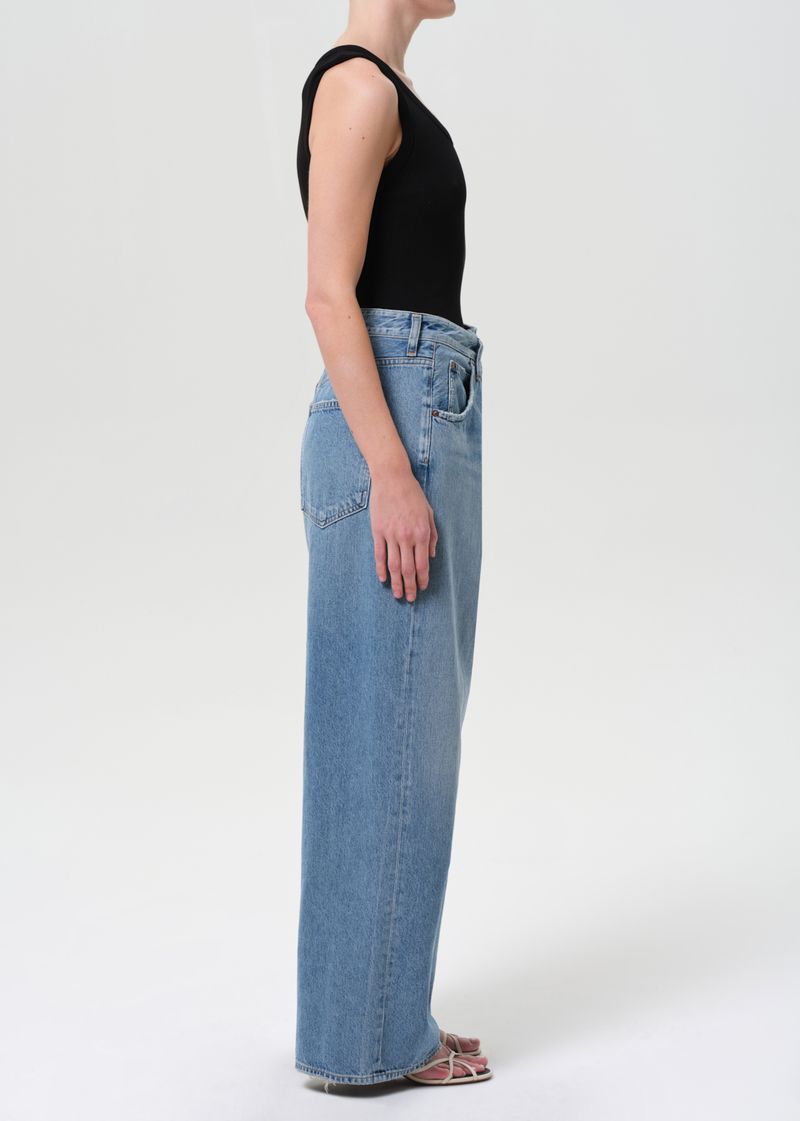 Vana Fold Jean in Mantra side