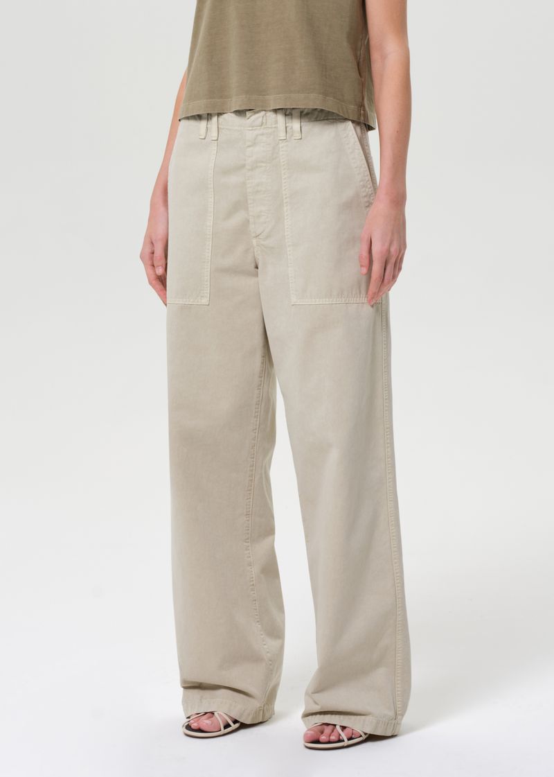 Yuna Low Slung Utility Pant in Pumine close up
