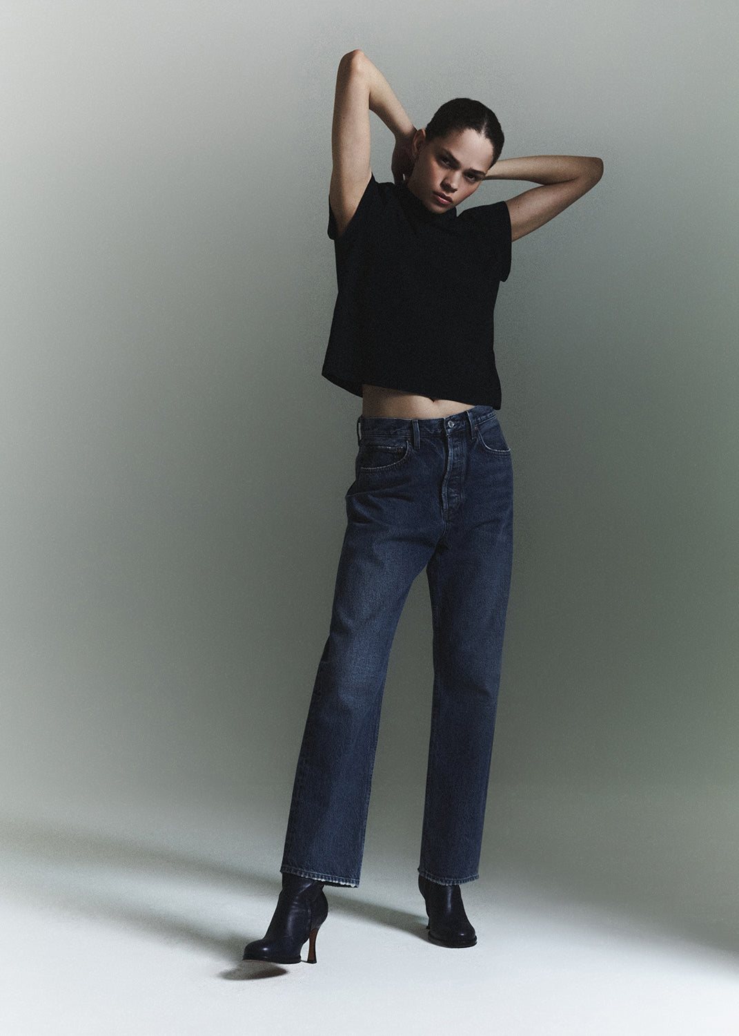 90S Jean Mid Rise Loose Fit in Essence