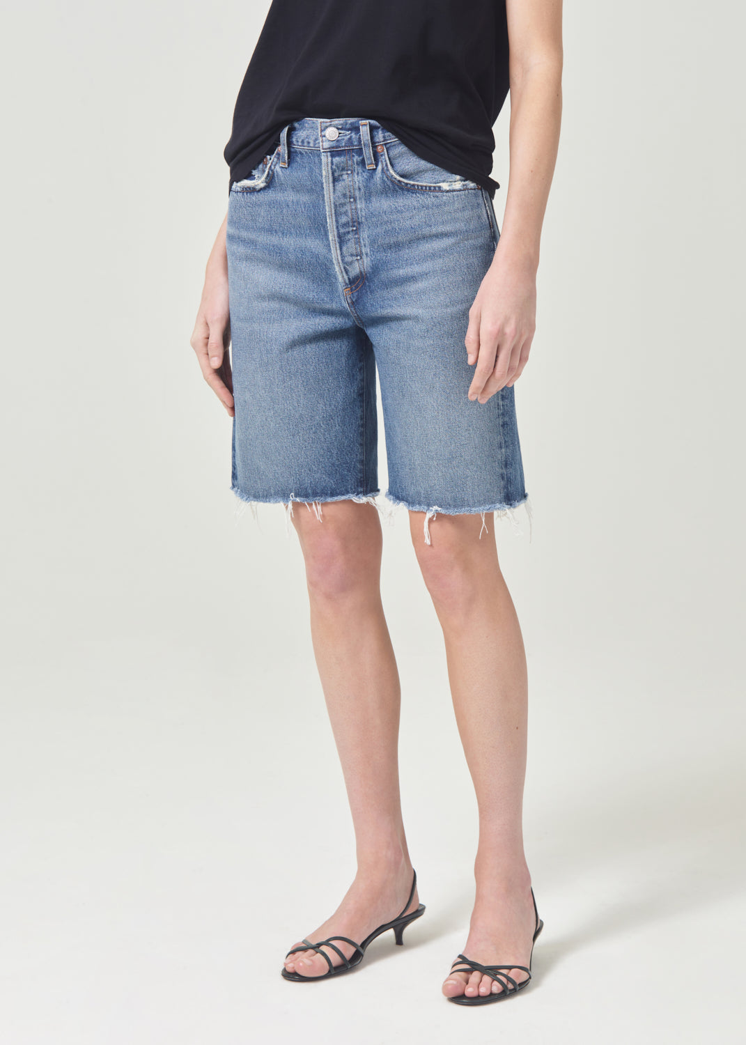 90's Mid Rise Loose Short in Precision