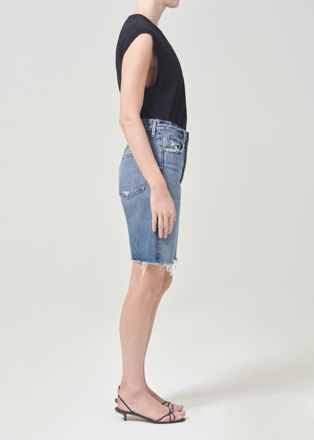 90's Mid Rise Loose Short in Precision