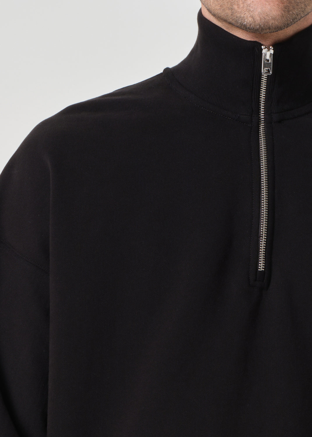 Idris Quarter Zip in Black