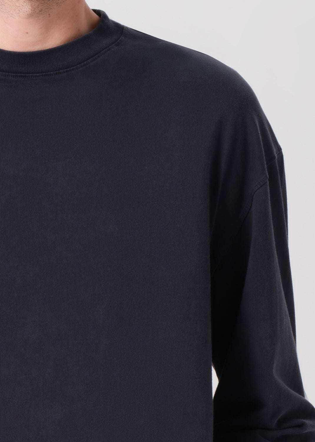 long sleeve asha tee in screen model