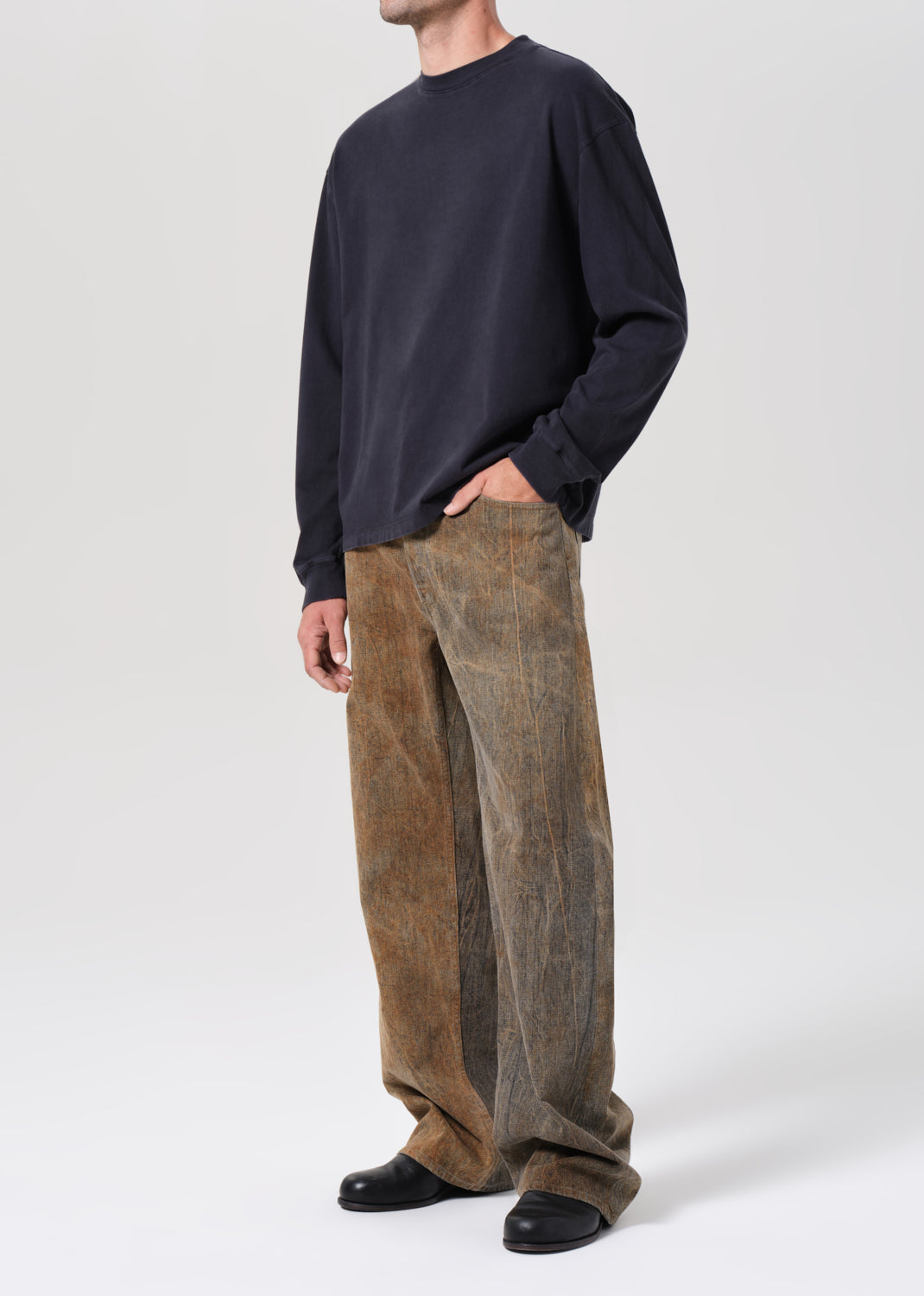 long sleeve asha tee in screen model