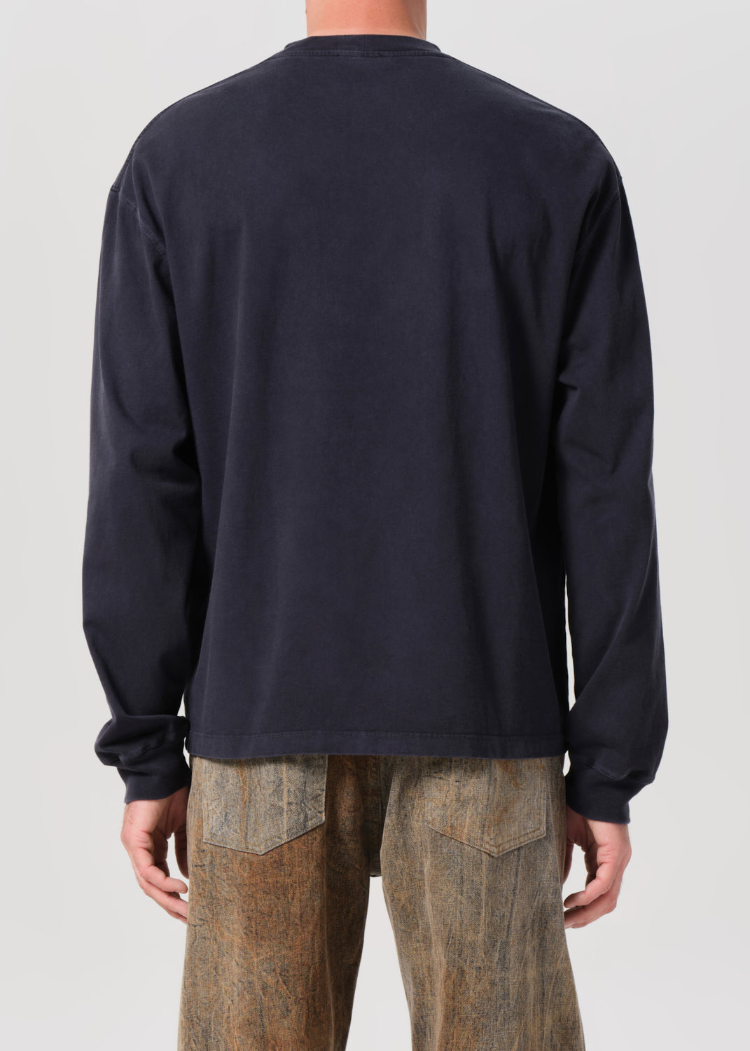 long sleeve asha tee in screen model