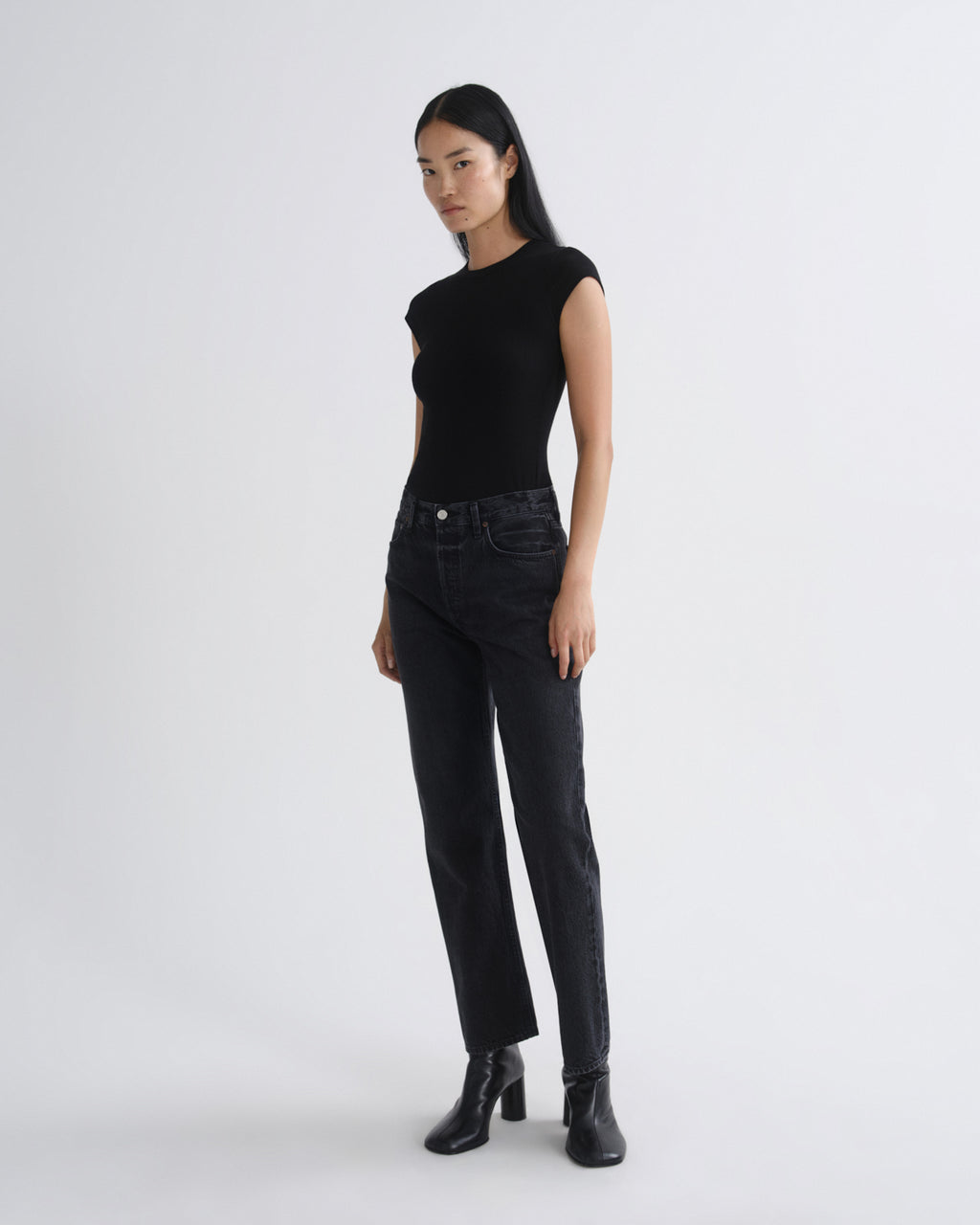 90's Pinch Waist High Rise Straight (Weightless) in Vanta