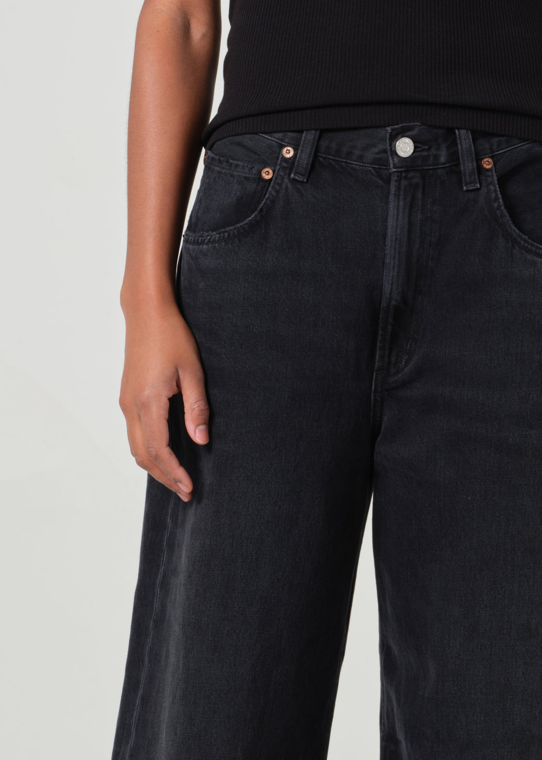 Low Curve Jean in Black Tar close up