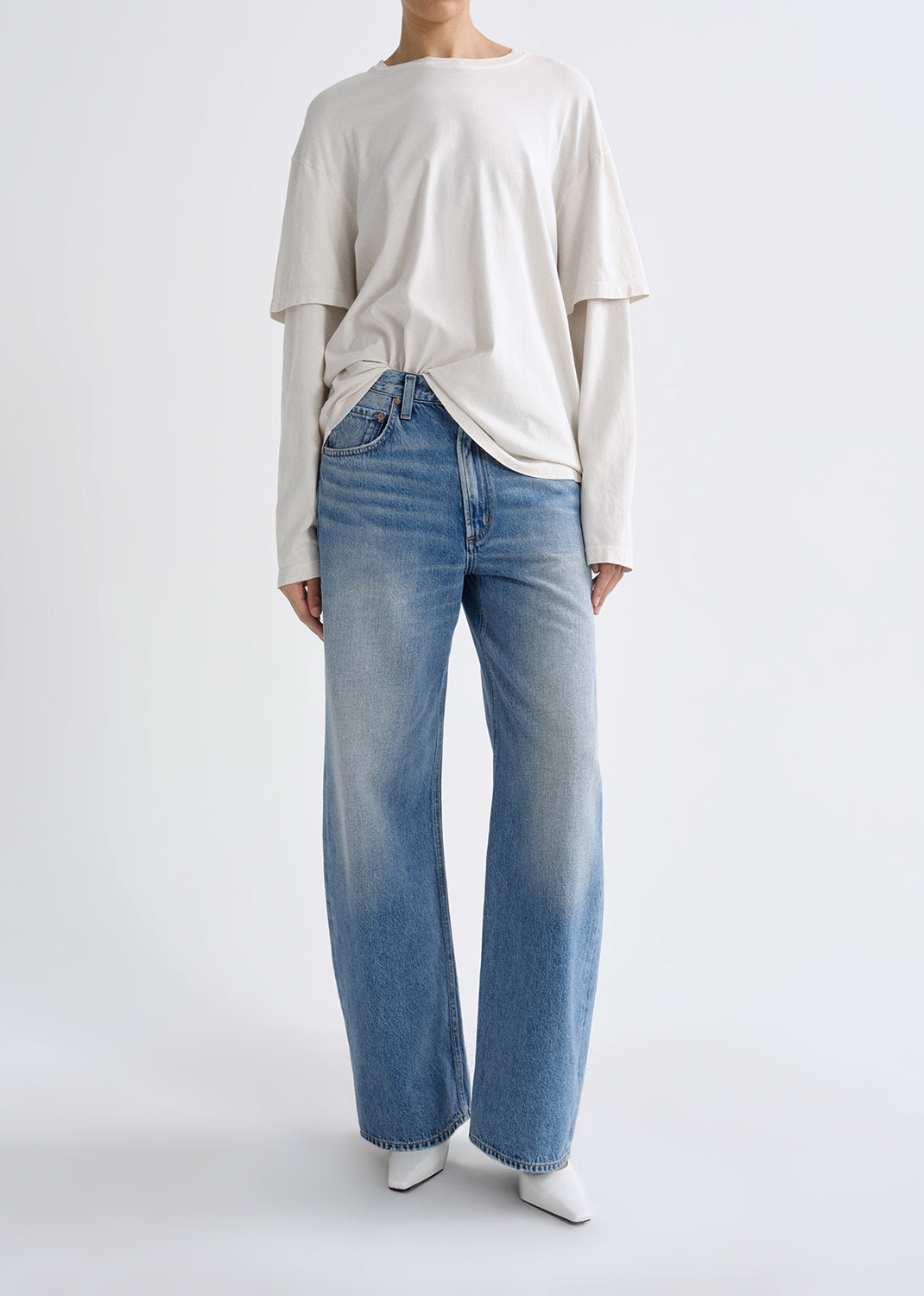 Low Curve Jean (Weightless)