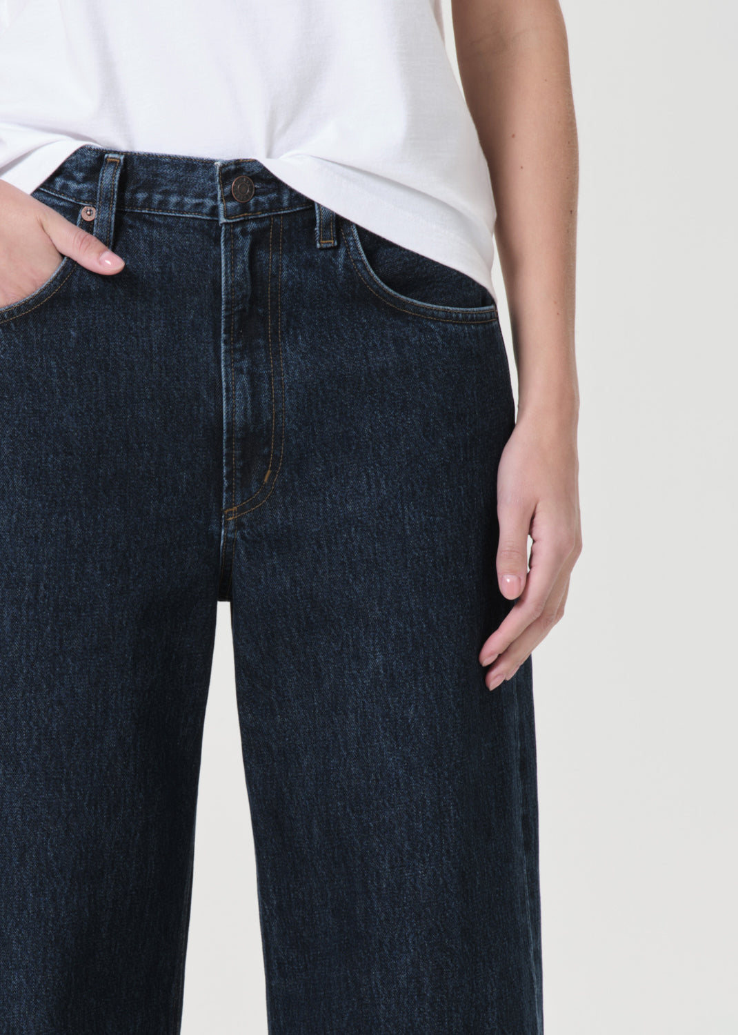 Low Curve Jean in Pendulum detail