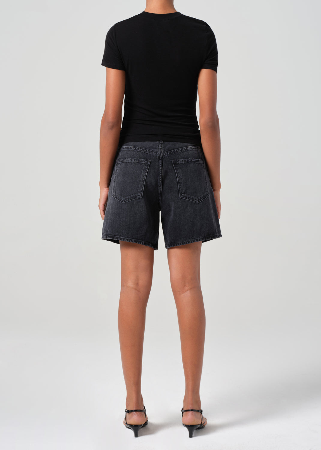 Dame Short in Hitch back