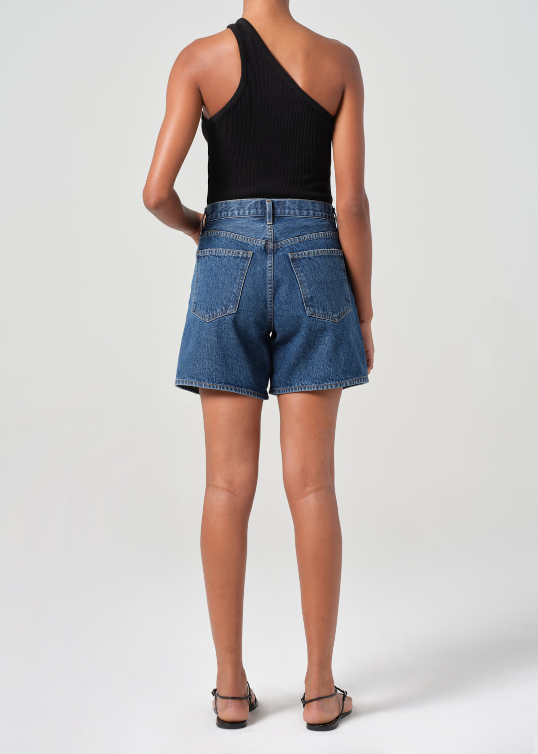 Dame Short in Enamour back