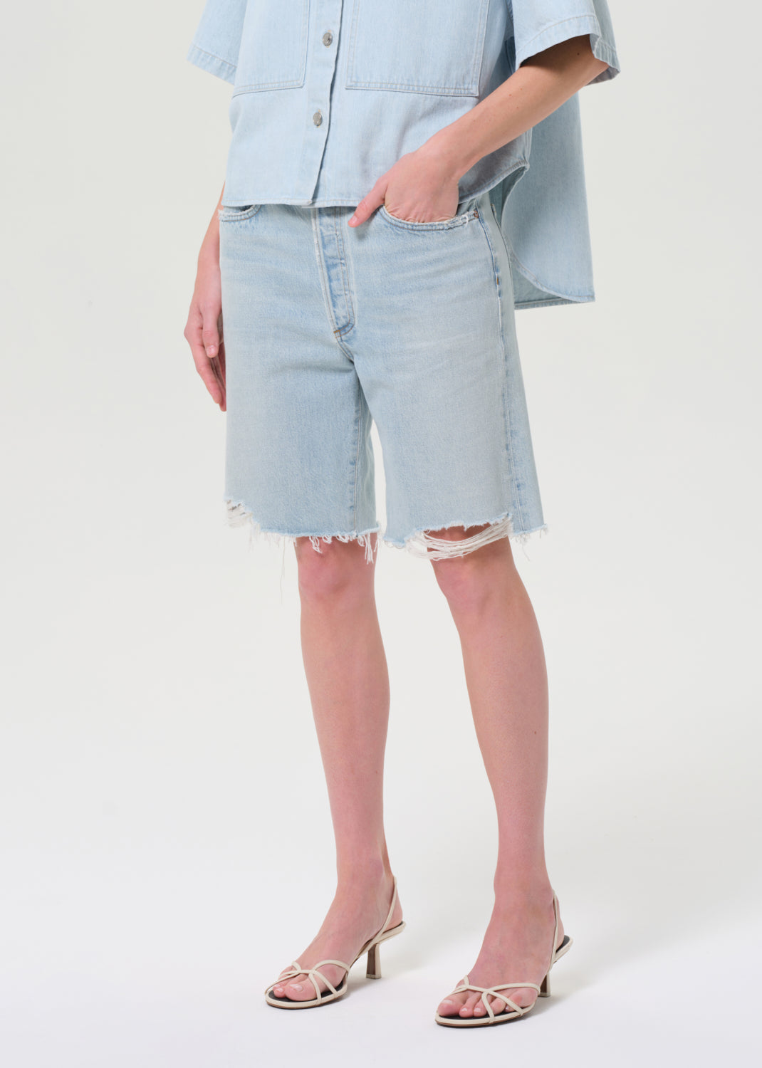 90S Mid Rise Loose Short in Fragment close up 