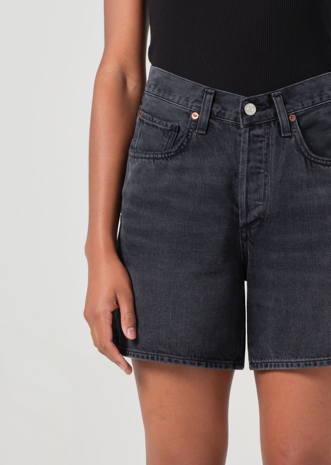 V-Waist Short in Bounce