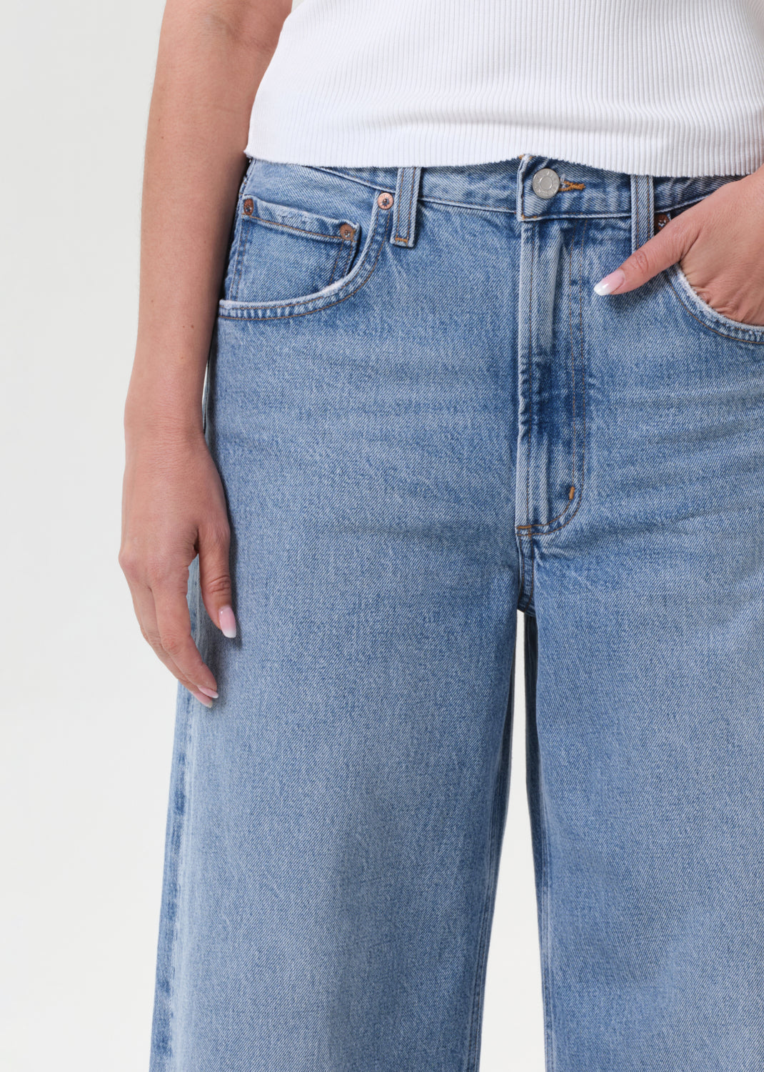 Low Curve Jean Petite in Fairway close up