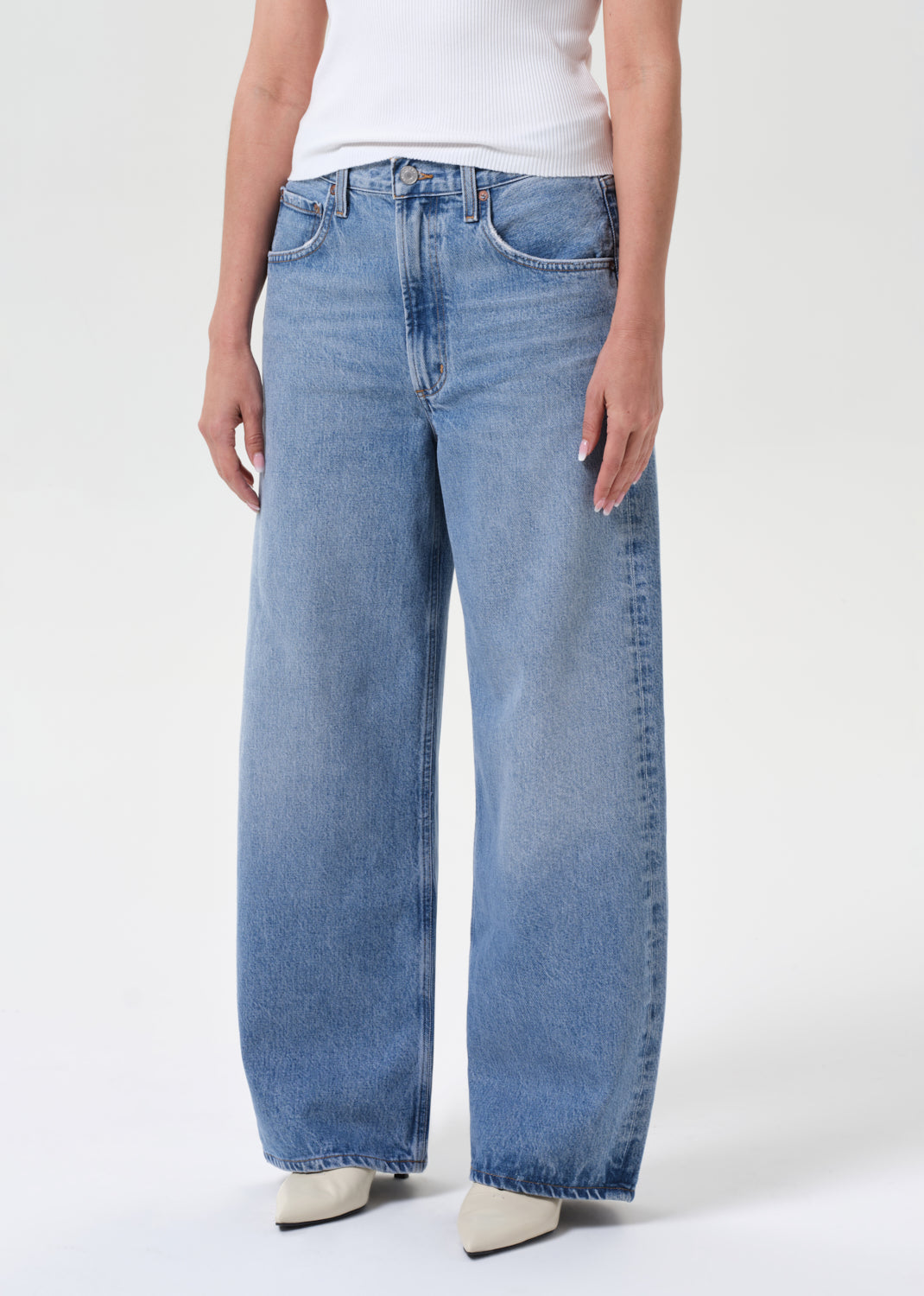 Low Curve Jean Petite in Fairway close up