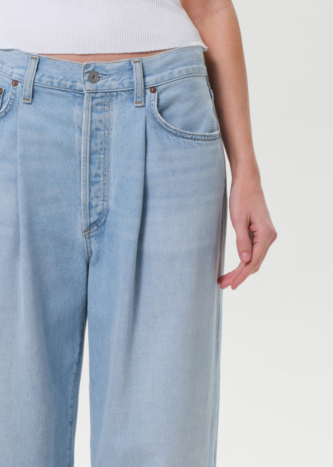 Franka Pleat Baggy in Scope close up