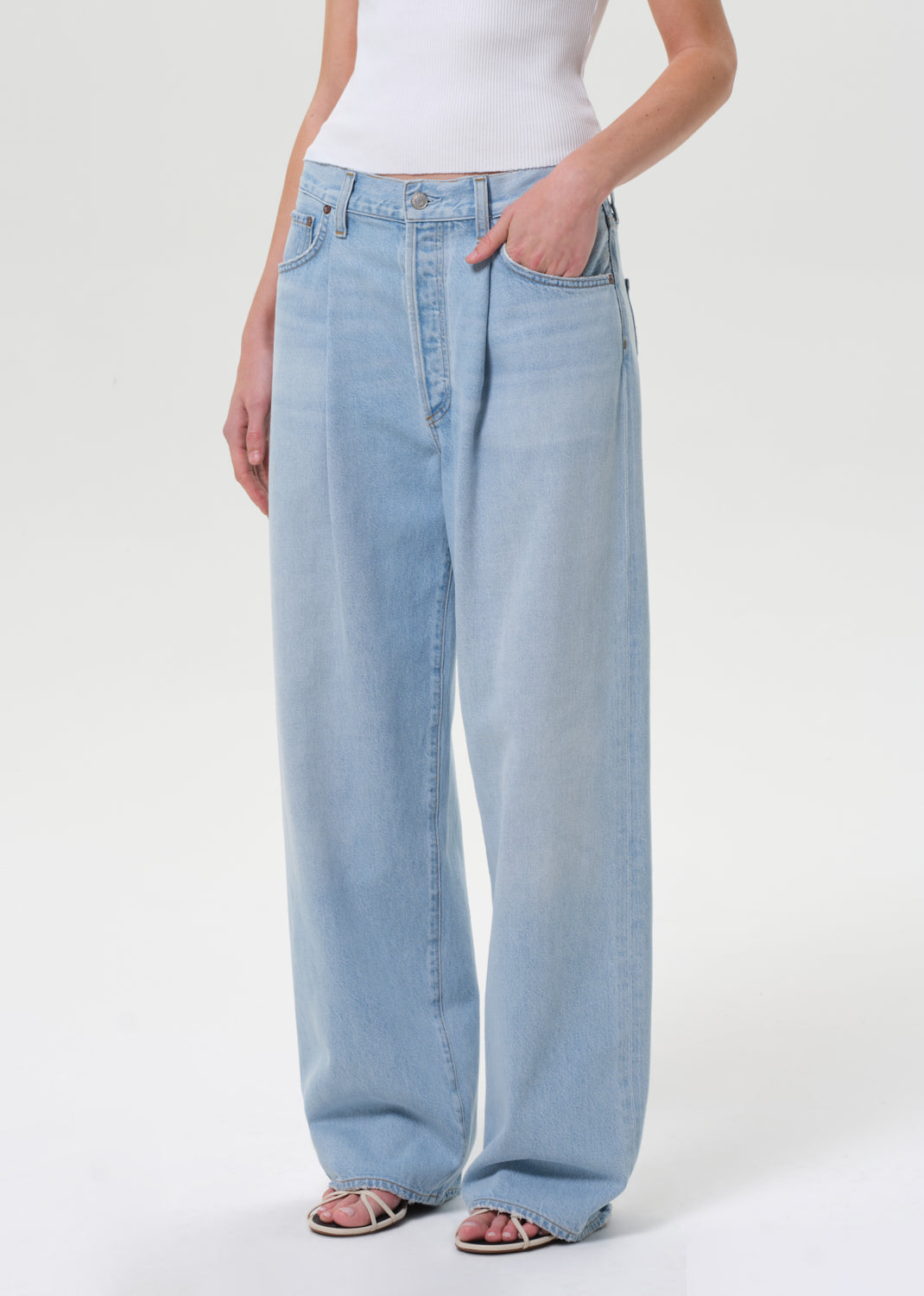 Franka Pleat Baggy in Scope close up 
