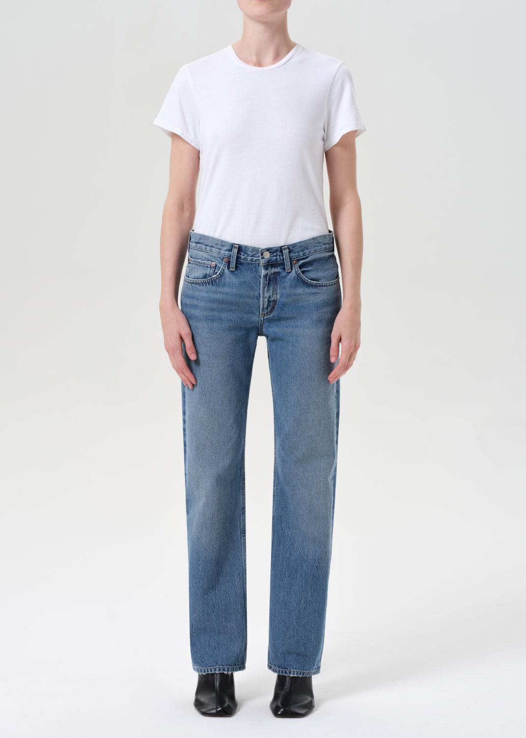【関税込み】AGOLDE ブルー Amber ジーンズ AGOLDE Amber Low Rise Straight in Milestone | FWRD