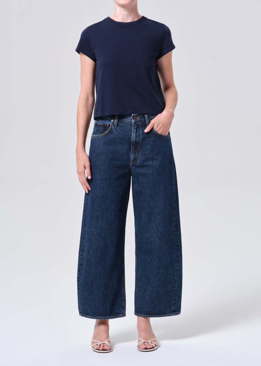 Low Curve Crop Jean Pendulum