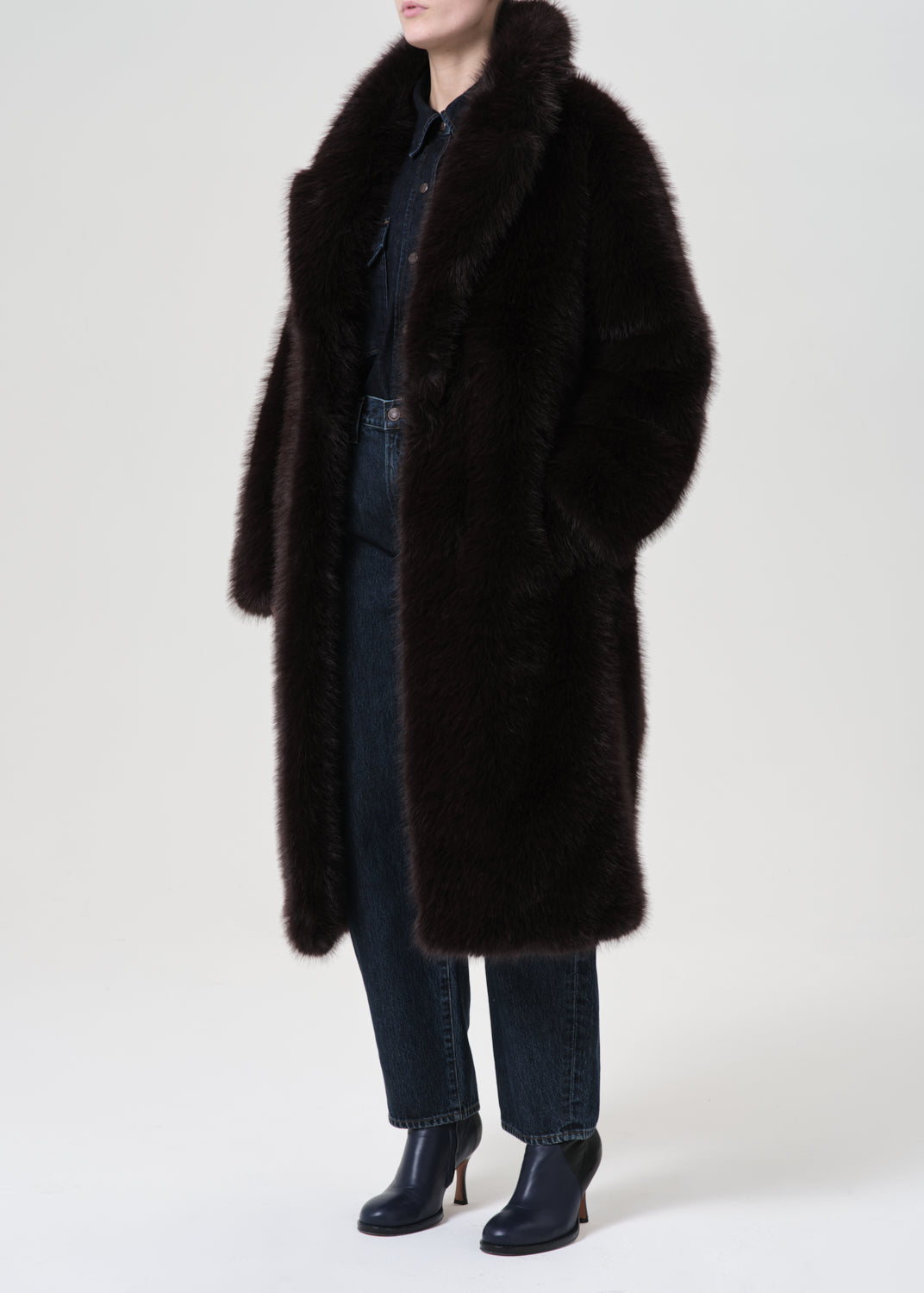 Ssc Ebony Shearling Coat in Infusion front