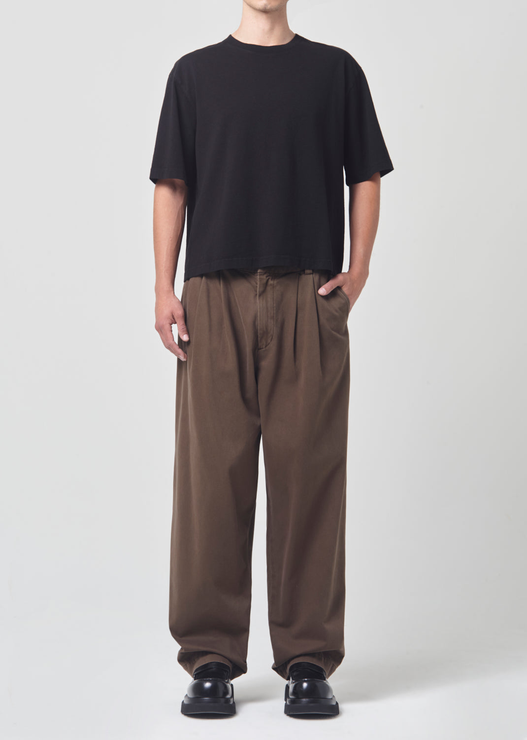 Slater Trouser in Varnish front