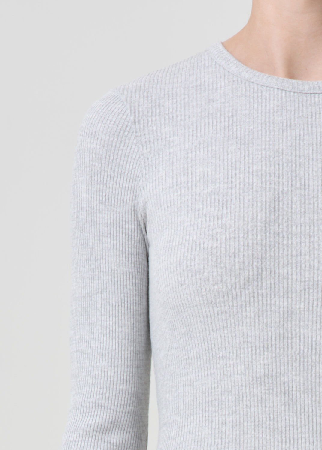 Alma Shrunken Crewneck in Heather Grey detail