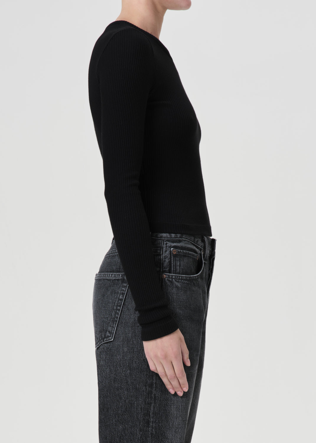 Alma Shrunken Crewneck in Black side