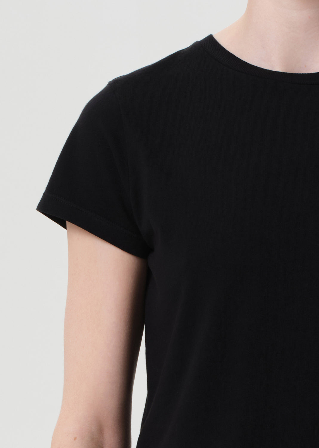 Tシャツ・カットソー AGOLDE Woman T-Shirt Black A73561260 BLK AGOLDE Adine Cotton T-shirt | Black | FARFETCH