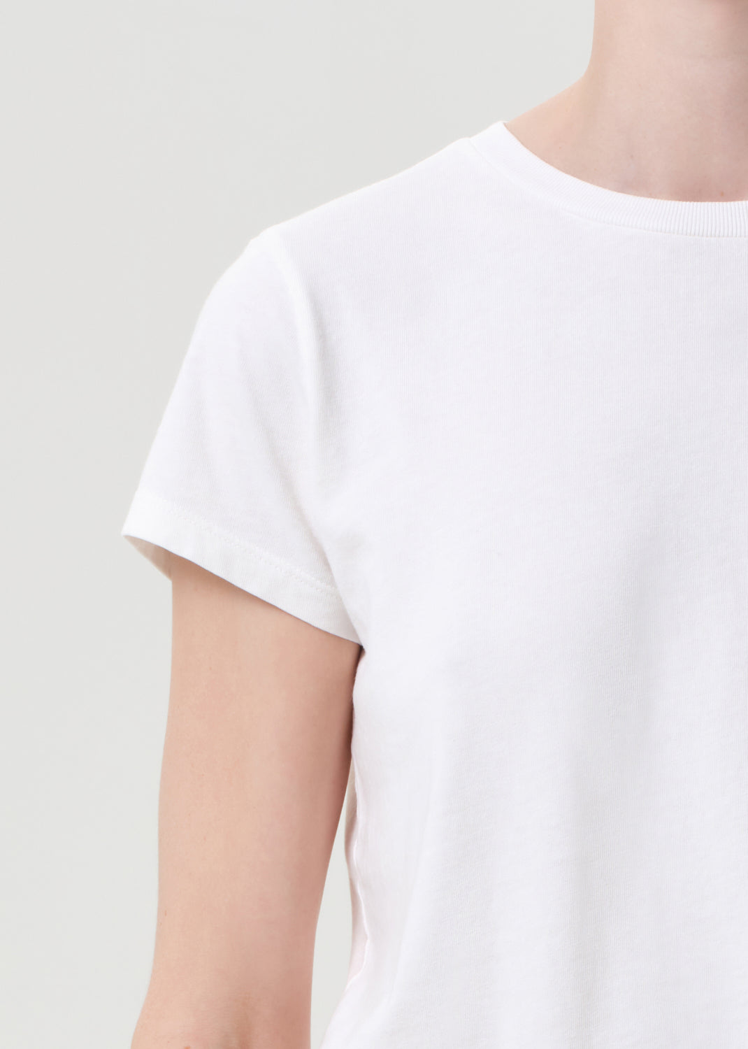 Adine Shrunken Tee in White Ash – AGOLDE