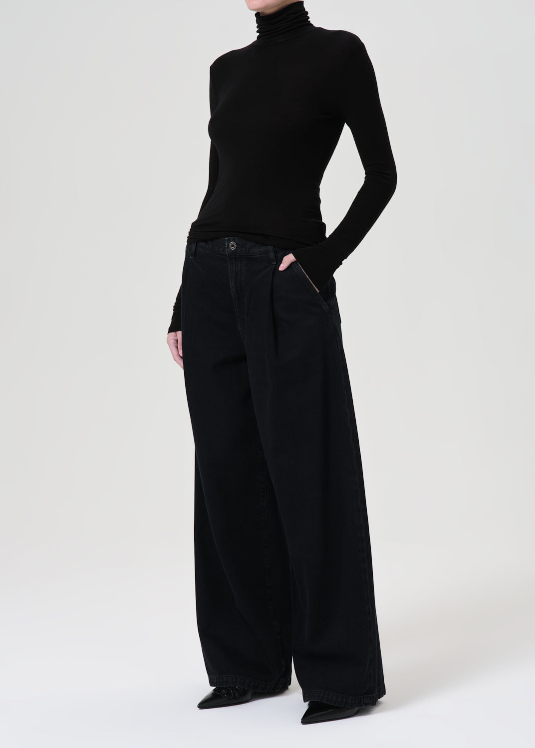 Pascale Turtleneck in Black front