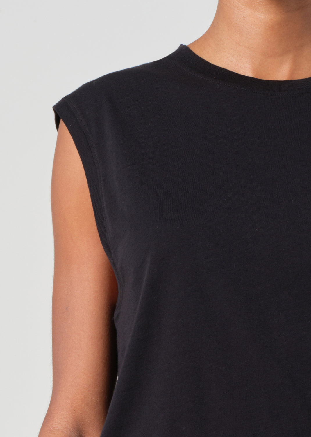 Raya Muscle Tee in Black close up