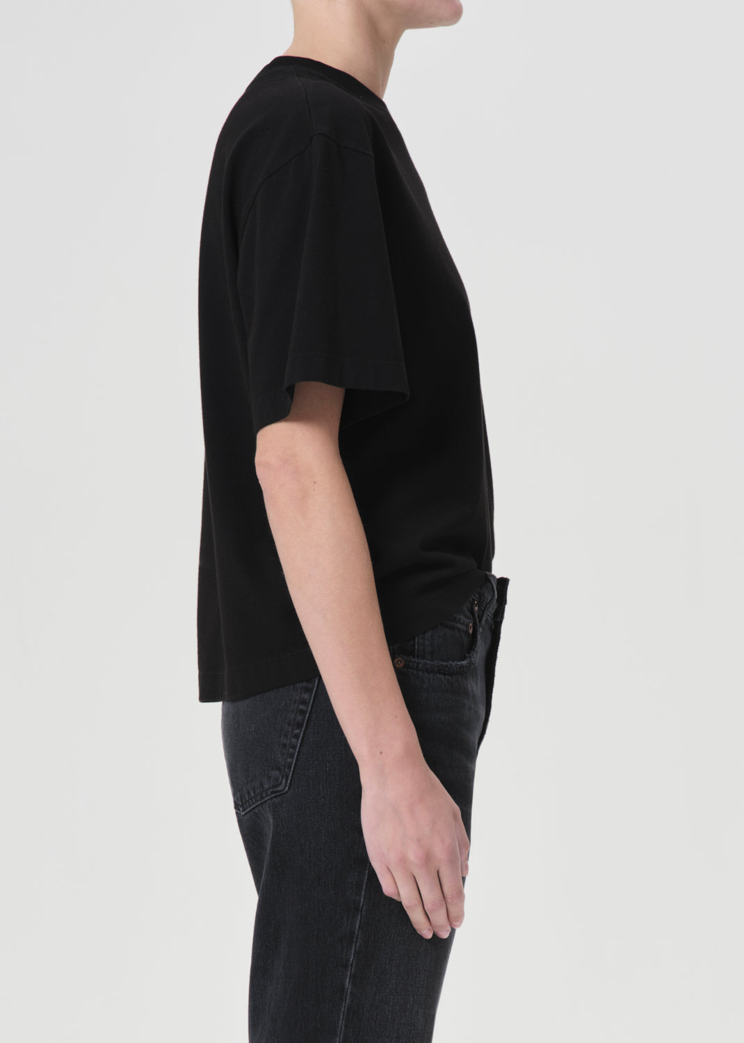 Sulma Drop Shoulder Tee in Black side