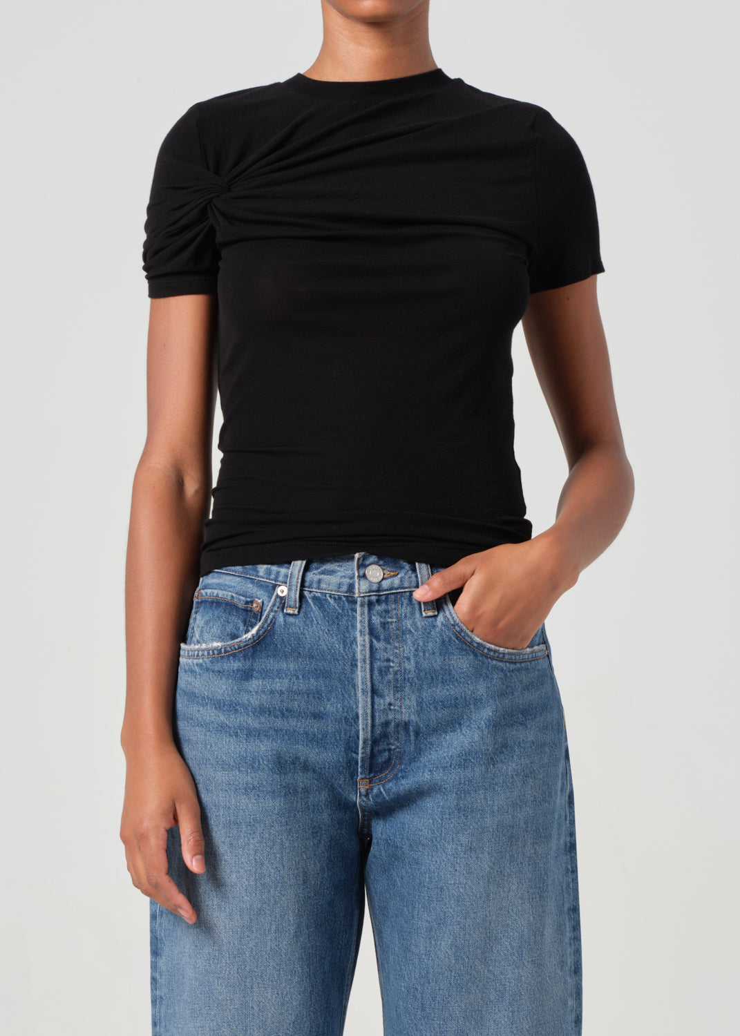 Lissa Tee in Black