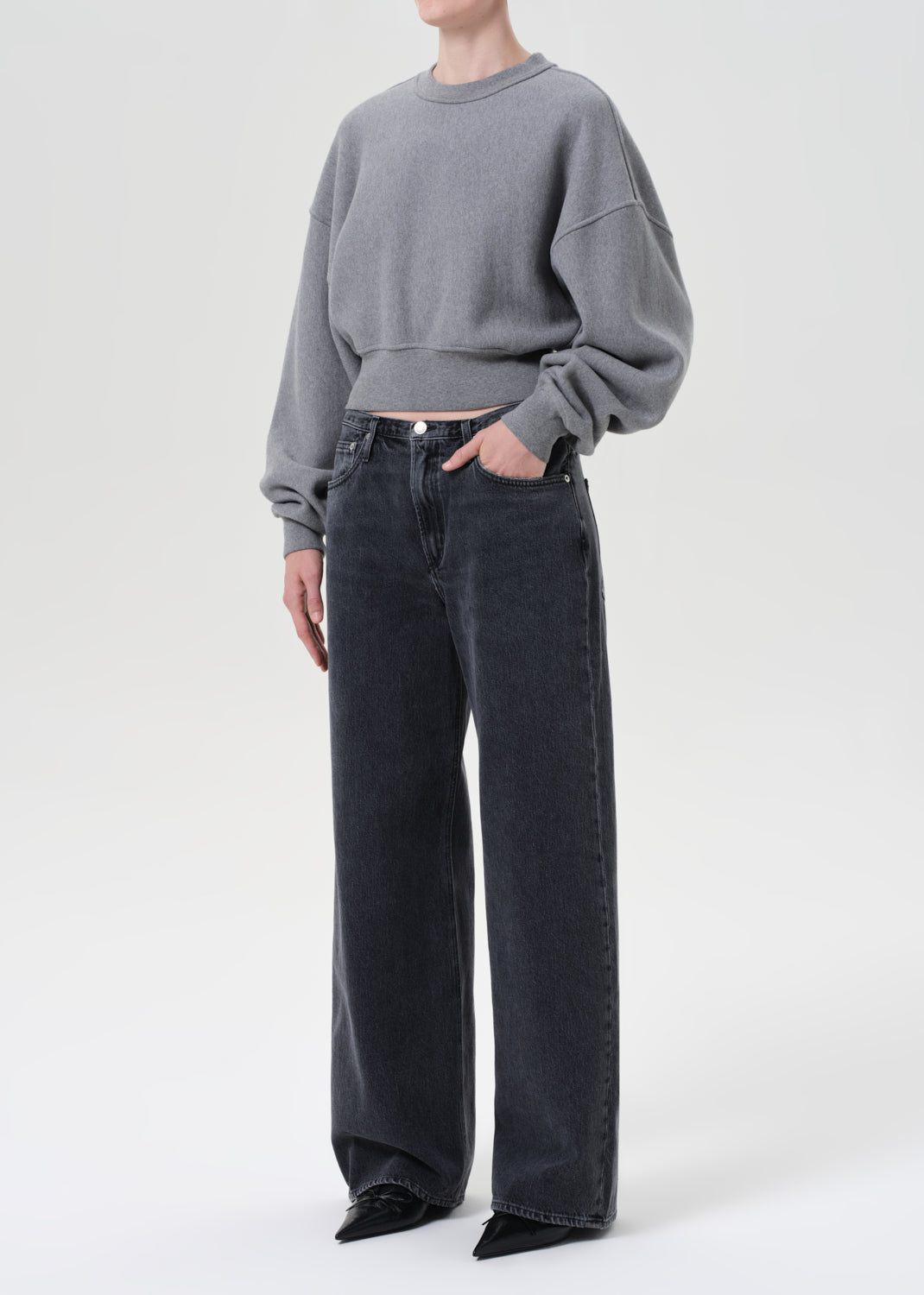 Kit Sweatshirt in Grey Heather Full Body