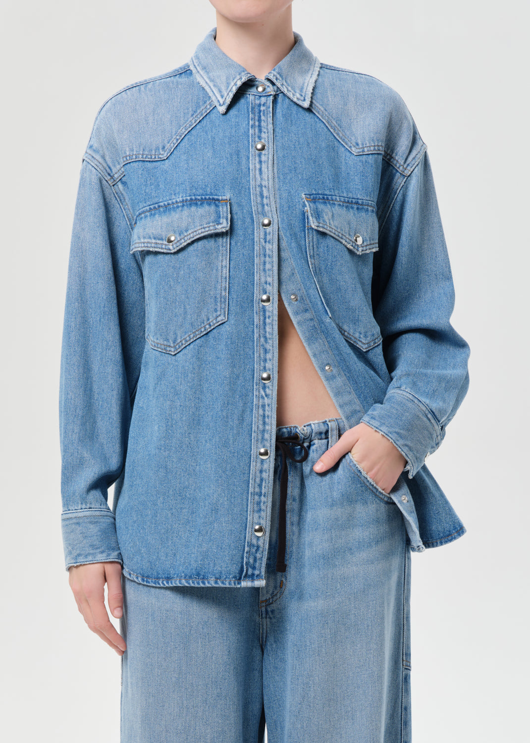 Lotta Shirt (Flyweight) in Script from Agolde - $258