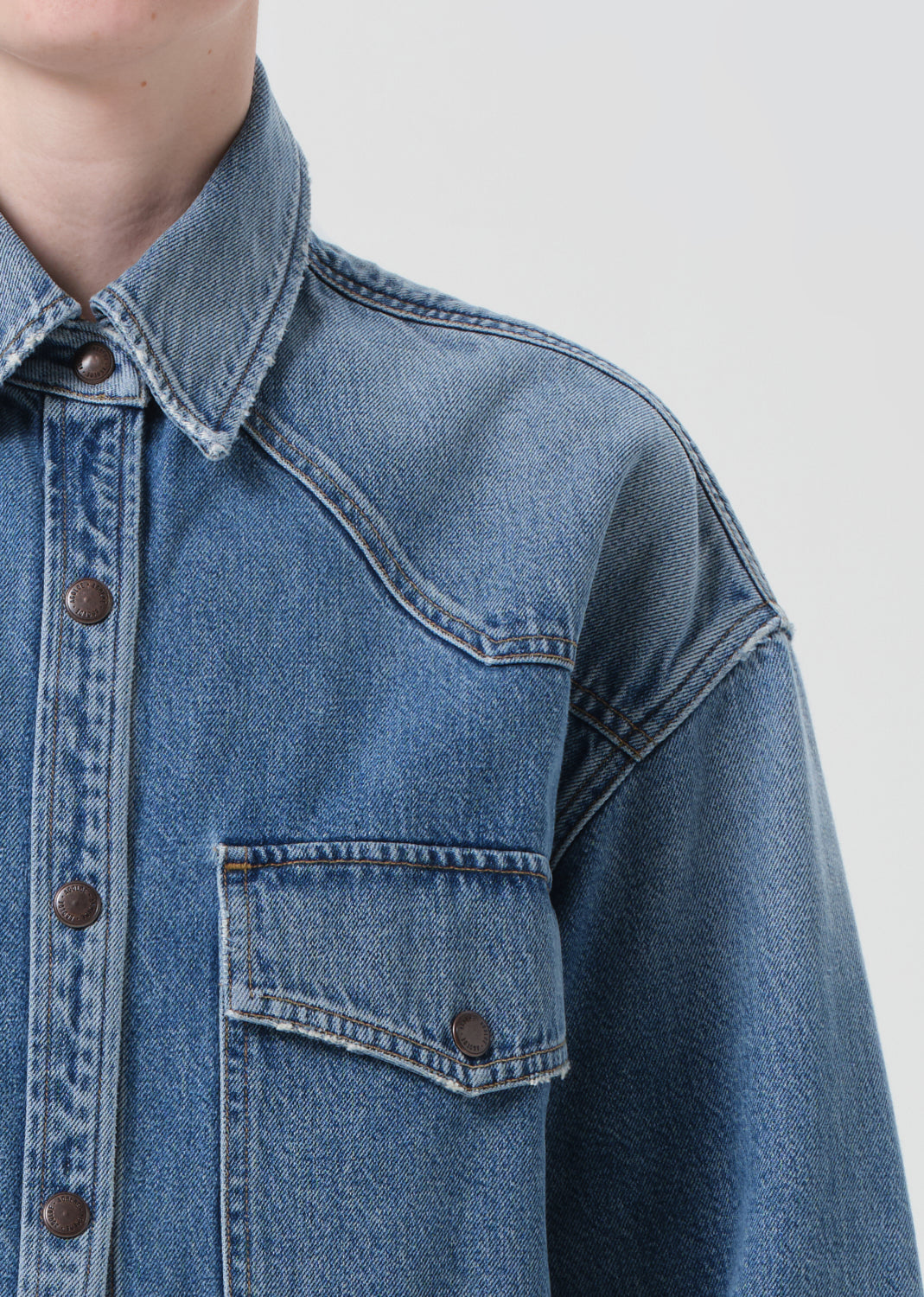 Lotta Shirt in Grade Close Up