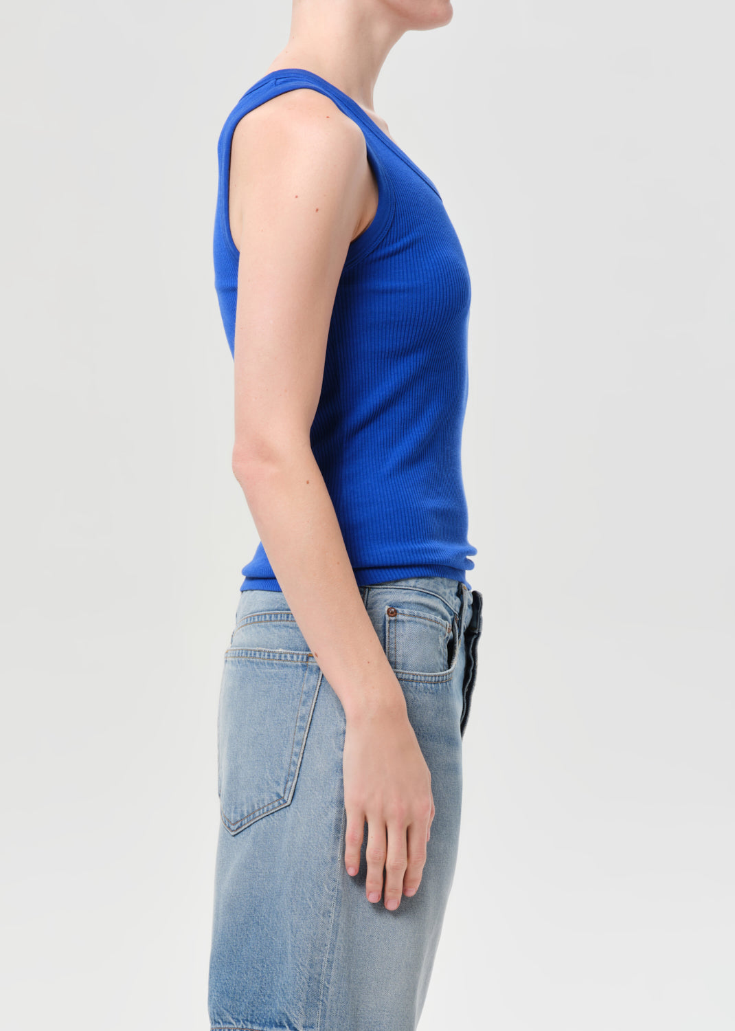 SUKU  スク ホーム BLUE POPPY TWIST TANK Poppy Scoop Neck Tank in Cobalt – AGOLDE
